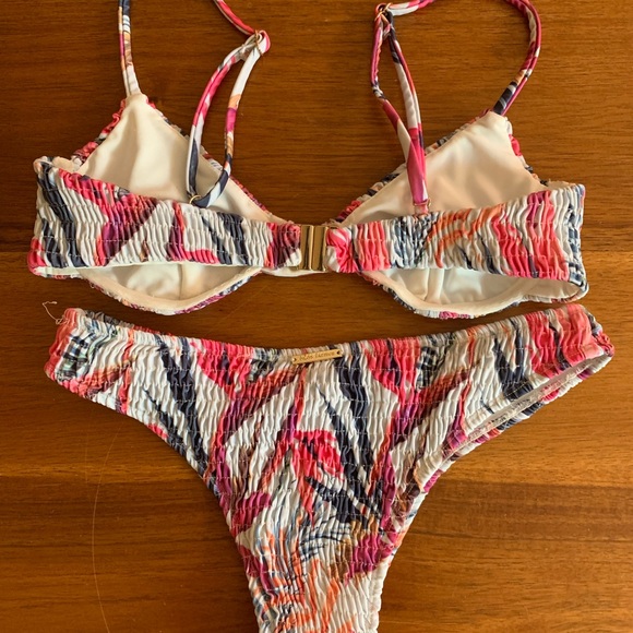 Bikini set - Picture 2 of 3